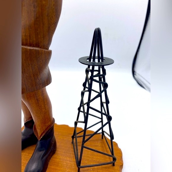 Vintage Rare Romer Italy Hand Craved Wood Figurine Of A Oil Man With Oil Rig - Picture 10 of 13